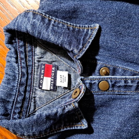 Tommy Hilfiger size 3T blue dress with pleats - Picture 2 of 4